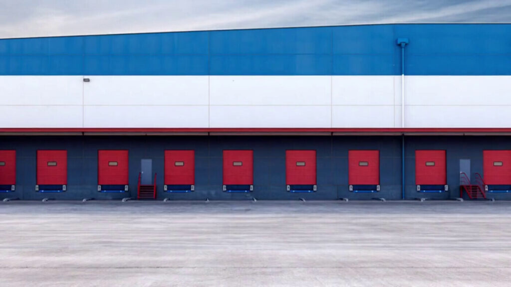Capannone Logistico in Vendita a Opera di 6.700 mq mq
