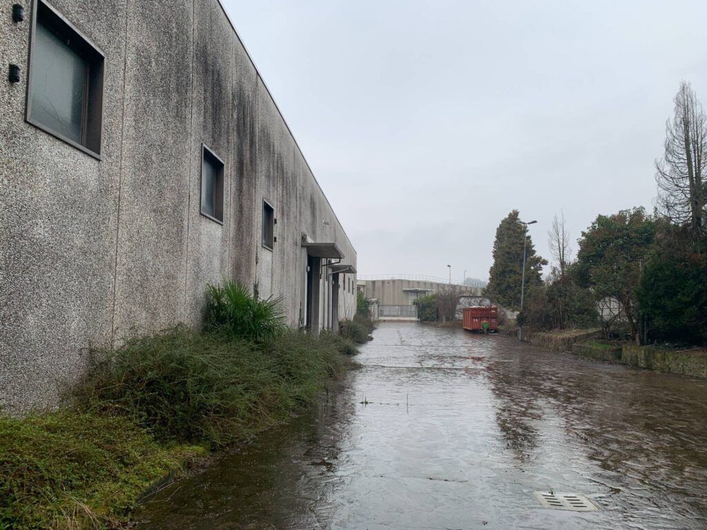 Capannone Produttivo in Vendita a Lonate Pozzolo di 3.000 mq mq