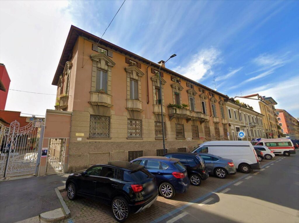 Ufficio in Vendita a Milano di 720 mq mq