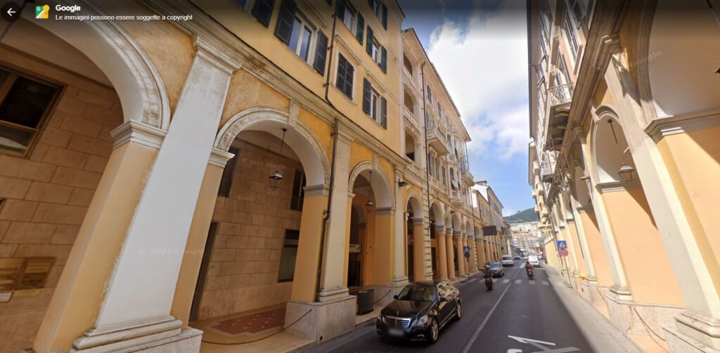 Negozio in Vendita a Imperia di 490 mq mq