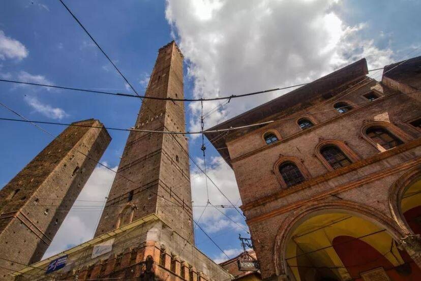 Negozio in Vendita a Bologna di 520 mq mq
