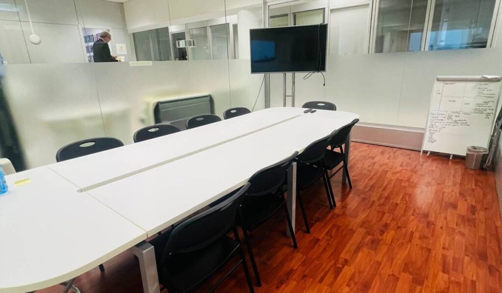 Ufficio in Vendita a Milano di 3.000 mq mq