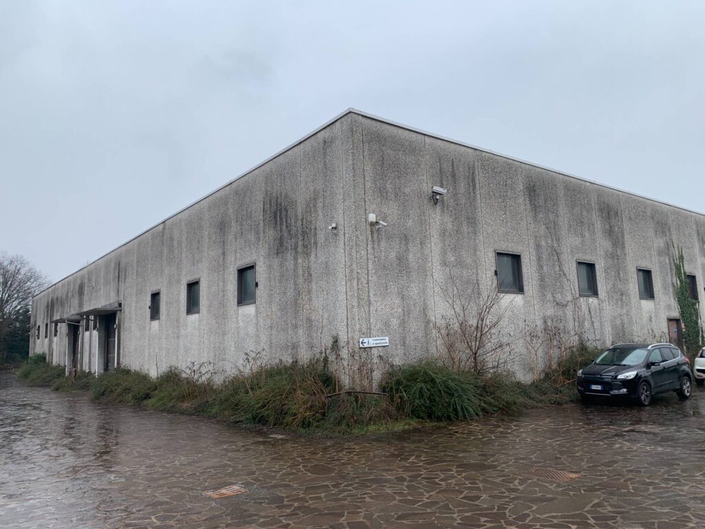 Capannone Produttivo in Vendita a Lonate Pozzolo di 3.000 mq mq