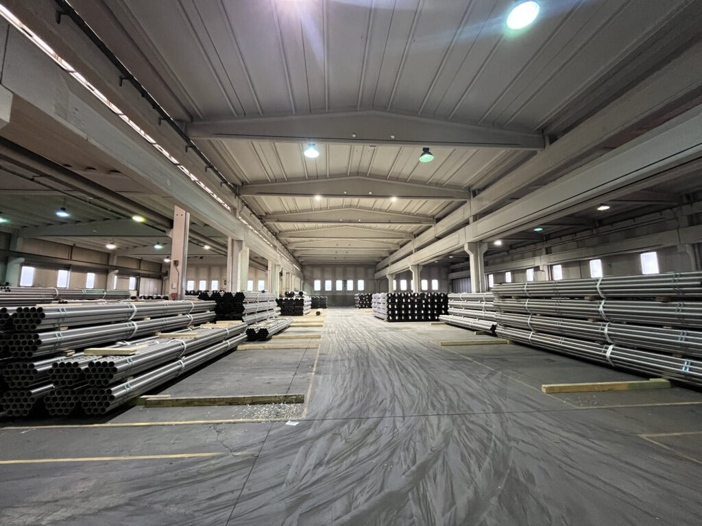 Capannone Produttivo in locazione a Abbiategrasso di 7.500 mq mq