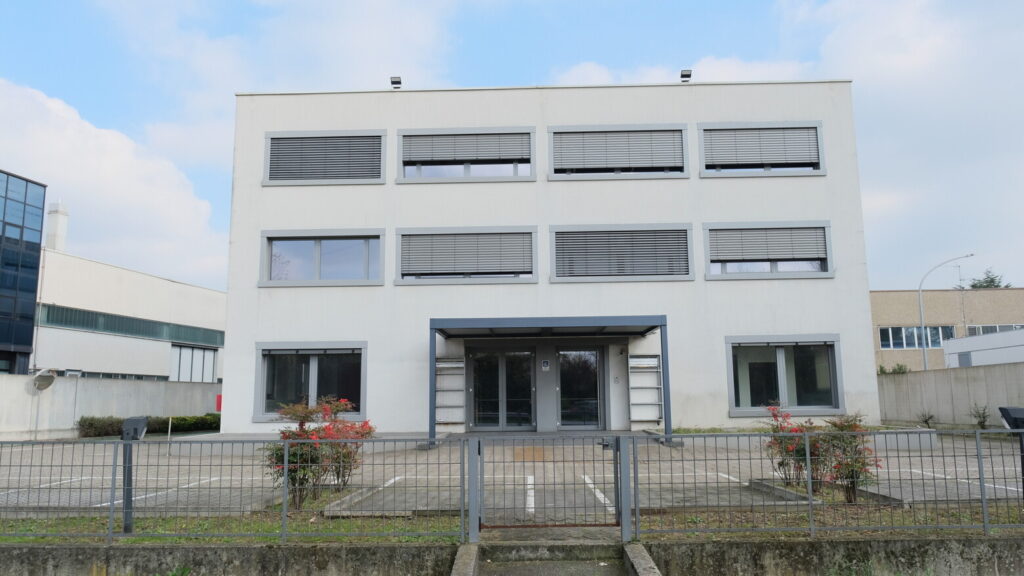 Capannone Produttivo in locazione a Cernusco Sul Naviglio di 3.610 mq mq