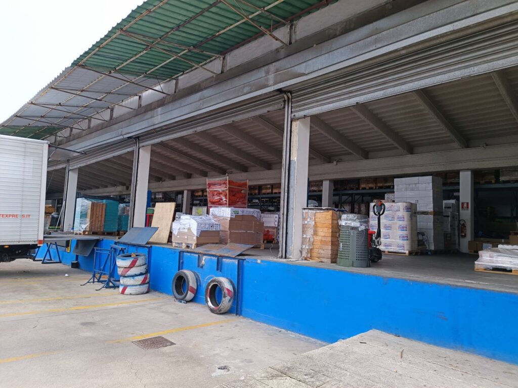 Capannone Logistico in Vendita a Segrate di 2.000 mq mq