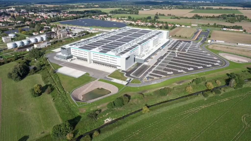 Capannone Logistico in locazione a Brugherio di 8.580 mq mq