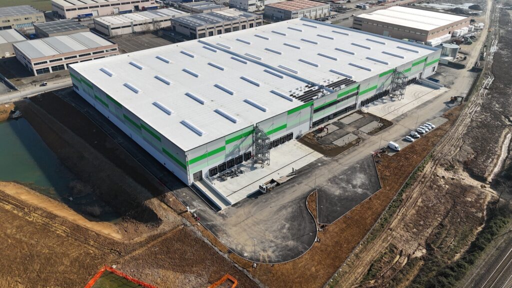 Capannone Logistico in locazione a Novi Ligure di 11.373 mq mq