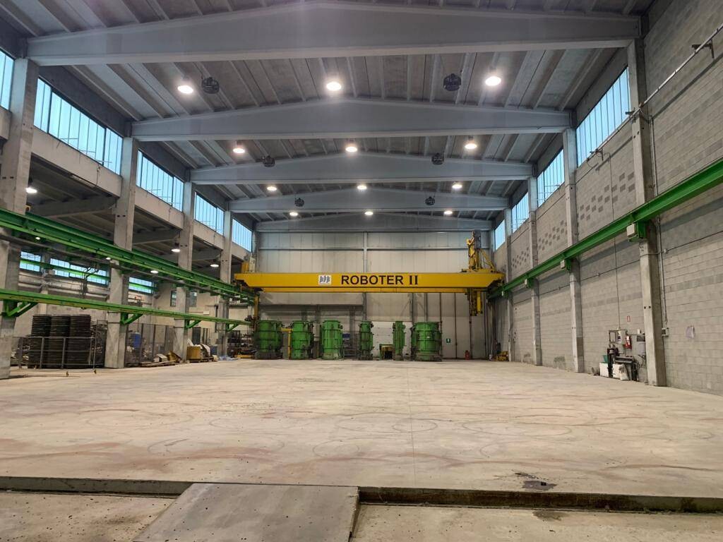 Capannone Produttivo in Vendita a Casei Gerola di 3.200 mq mq